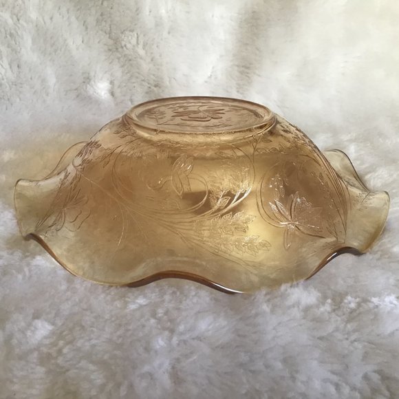 Vintage Iridescent Ruffled Edge Amber Carnival Glass Serving / Centerpiece Bowl - Picture 5 of 9